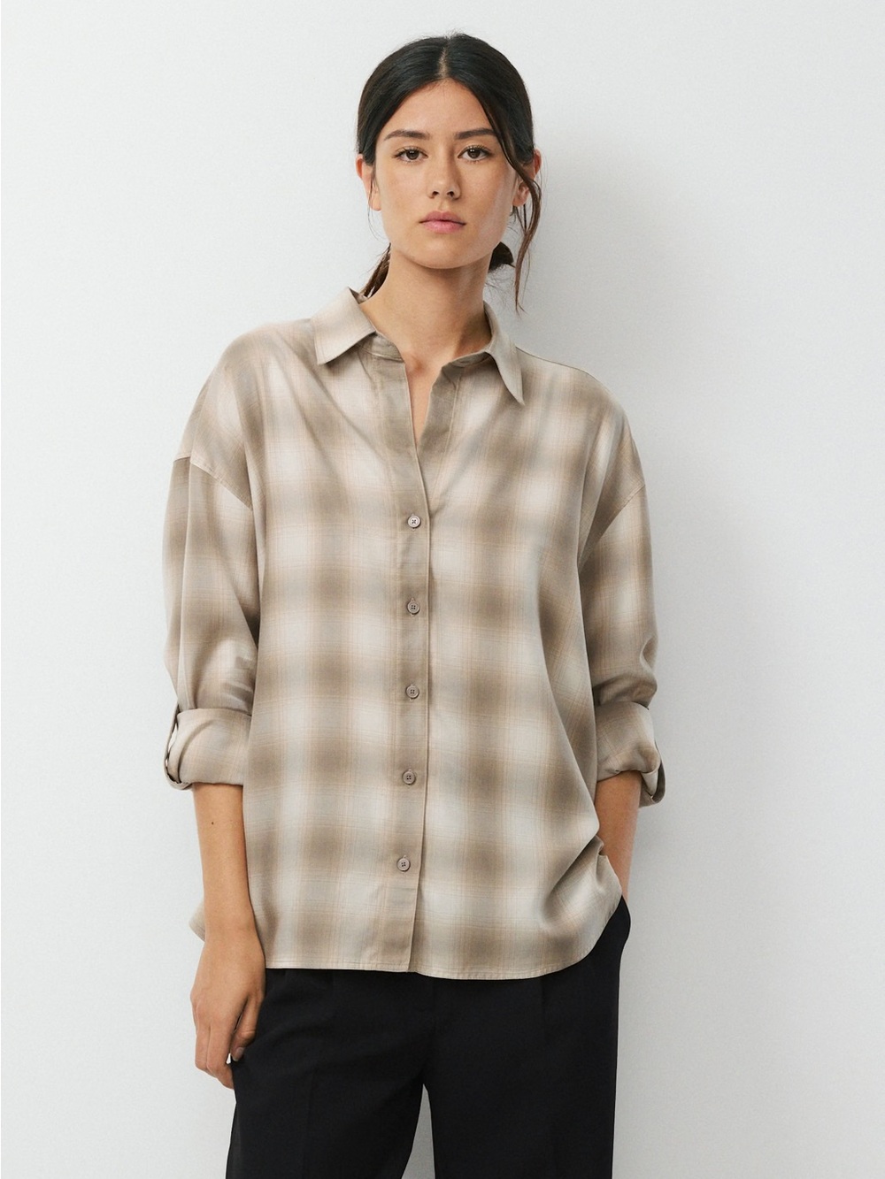 Aritzia Archive Shirt Marcona beige new tags med won’t leave up long!